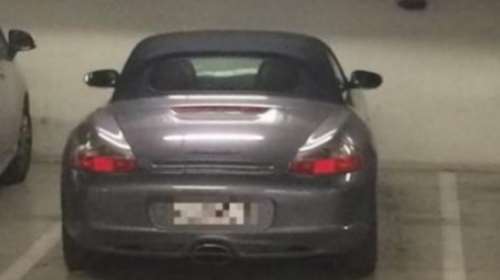 Σε ποιον ανήκει η Πόρσε στο πάρκινγκ της Βουλής;