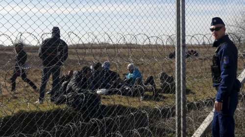 Η Ουγγαρία κλείνει τα κέντρα υποδοχής προσφύγων