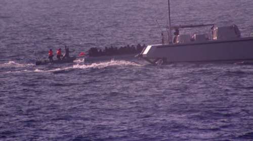 Ντοκουμέντο-σοκ:Επίθεση Τούρκων σε βάρκα με πρόσφυγες