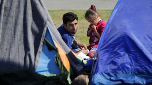 Στην Ειδομένη ακόμη ελπίζουν να ανοίξει το πέρασμα