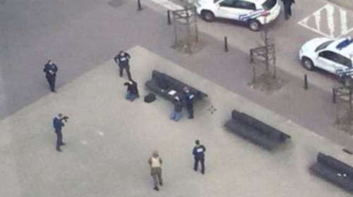 Φωτογραφία: Οι βελγικές αρχές συλλαμβάνουν δύο υπόπτους