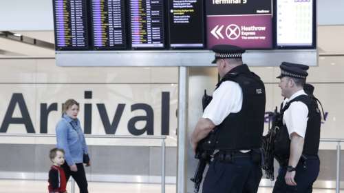 Αυστηρότερους ελέγχους στα αεροδρόμια θέλει η Κομισιόν