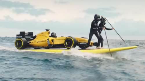 Η θεά με το μαγιώ και η Renault Sport F1