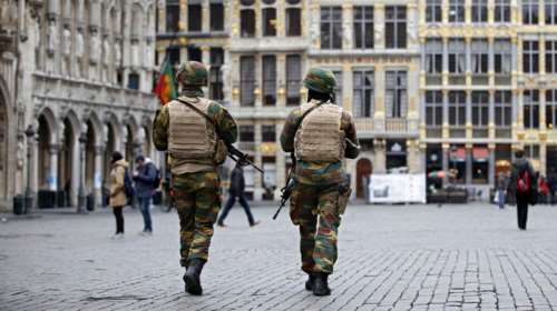 Το Βέλγιο μείωσε το επίπεδο συναγερμού για τρομοκρατικές ενέργειες