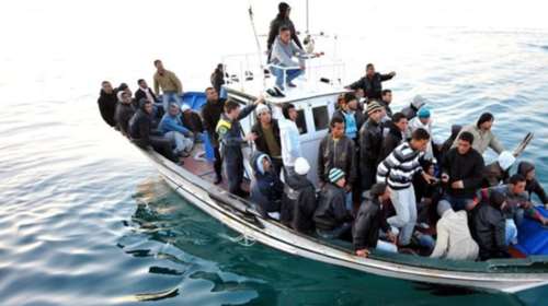 Οι διακινητές ψάχνουν νέο δρόμο μέσω Αθήνας &amp; Facebook