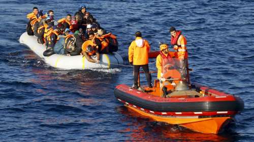 Μείωση των προσφυγικών ροών σε νησιά και Πειραιά