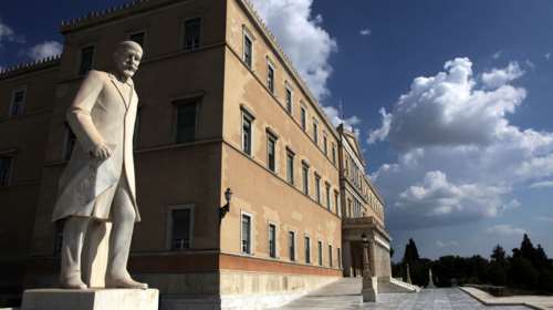 Σε εξέλιξη σύσκεψη υπό τον πρωθυπουργό για προσφυγικό