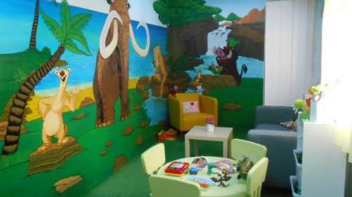 Πρώτο «παιδικό επισκεπτήριο» σε φυλακές (ΦΩΤΟ)