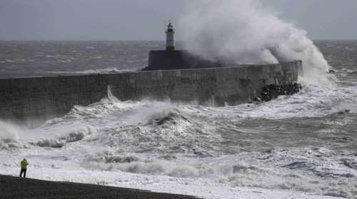 Χάος στη βόρεια Ευρώπη από την καταιγίδα Κέιτι