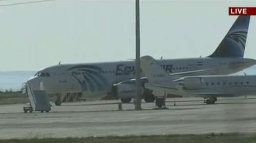 Εικόνες live από το αεροδρόμιο της Λάρνακας