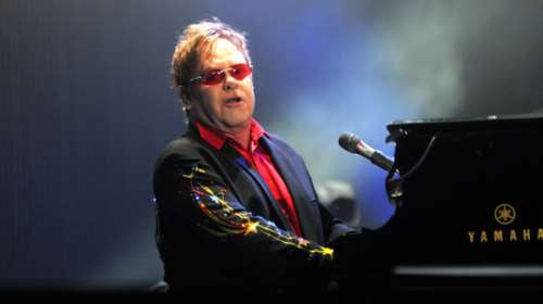 Τι απαντά ο Ελτον Τζον στα περί σεξουαλικής παρενόχλησης