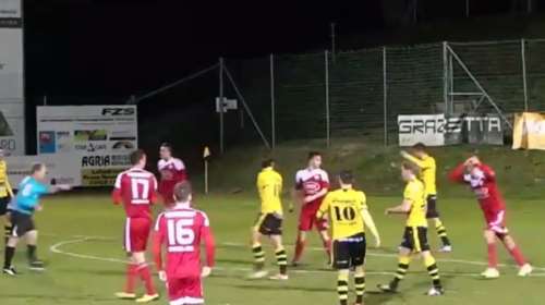 Και όμως δεν μπήκε γκολ! Απίστευτη φάση (video)