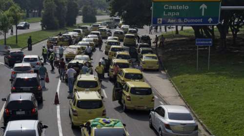 Χάος στο Ρίο Ντε Τζανέιρο από την διαδήλωση των οδηγών ταξί
