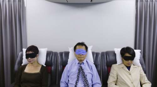 Πώς να κοιμάστε καλύτερα όταν ταξιδεύετε με αεροπλάνο