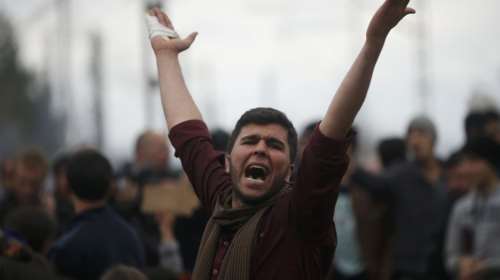 Χάος στον Πειραιά, λεηλασίες και μπλόκα στην Ειδομένη