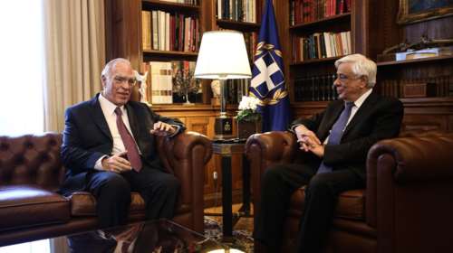 Παυλόπουλος σε Λεβέντη: Ζήτα σύσκεψη αρχηγών από τον πρωθυπουργό