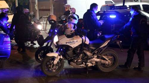 Ένοπλη συμπλοκή αστυνομικών με ληστές στα Εξάρχεια