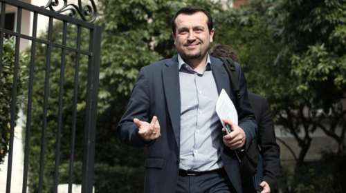 Ο Νίκος Παππάς πανηγυρίζει για το success story της οικονομίας