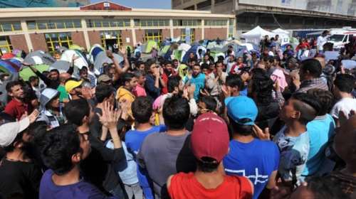 «Αλληλέγγυοι» εναντίον Λιμενικών στον Πειραιά