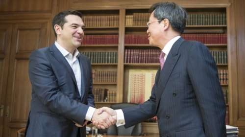 Στο Μαξίμου έπεσαν οι υπογραφές με Cosco για ΟΛΠ