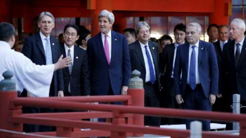 Ιστορική επίσκεψη Κέρι στο μουσείο του ολοκαυτώματος στη Χιροσίμα