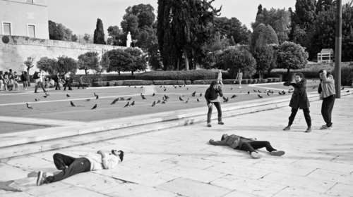 Τα Δεκεμβριανά σε μια συγκλονιστική περφόρμανς στο Σύνταγμα