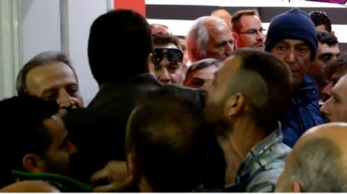 Αγρια αποδοκιμασία βουλευτή του ΣΥΡΙΖΑ σε εκδήλωση για το προσφυγικό video