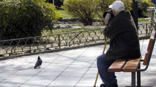 Θυσιάζεται το ΕΚΑΣ και 170.000 χαμηλοσυνταξιούχοι