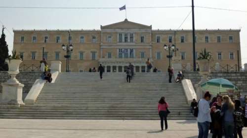 Süddeutsche Zeitung :«Την Ευρώπη περιμένει άλλο ένα ελληνικό καλοκαίρι»