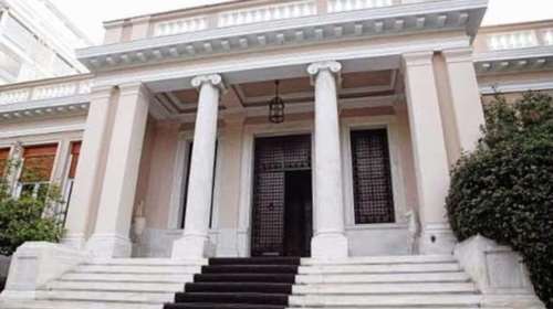 Ενα βήμα πίσω από Μαξίμου για τα μονομερή νομοσχέδια