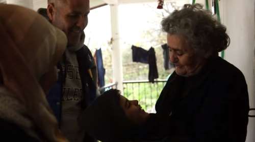 Υπατη Αρμοστεία: Αυτή είναι η «γιαγιά των προσφύγων» στην Ειδομένη