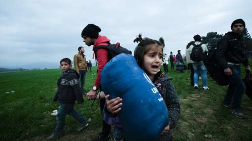 Οργή για την πολεμική άσκηση που τρόμαξε τα προσφυγόπουλα