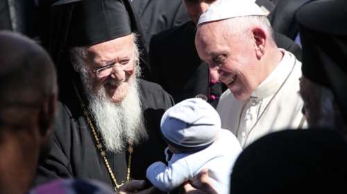 Καρέ - καρέ η επίσκεψη του Πάπα Φραγκίσκου στη Λέσβο