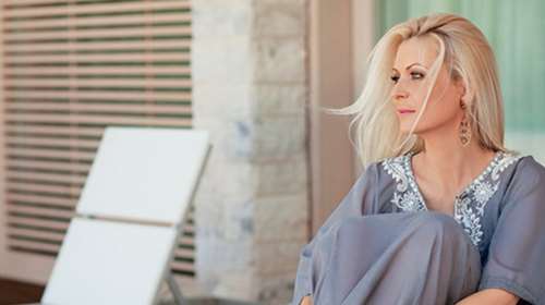 Η παρθενική εμφάνιση της Γκαγκάκη ως παρουσιάστρια και το μήνυμα on air