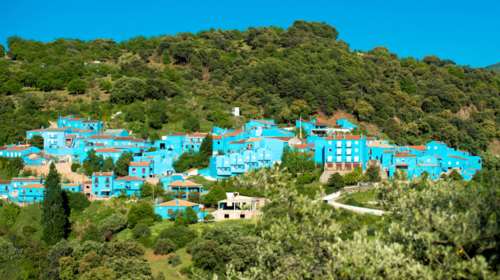 Juzcar, το πανέμορφο μπλε ανδαλουσιανό χωριό της Ισπανίας