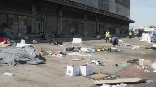 Εσωτερικές μετακινήσεις προσφύγων στο λιμάνι του Πειραιά