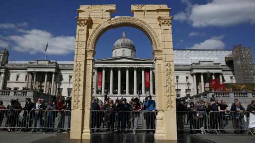 Η Αψίδα της Παλμύρας «ξαναζεί» στην καρδιά του Λονδίνου σε πείσμα του ISIS