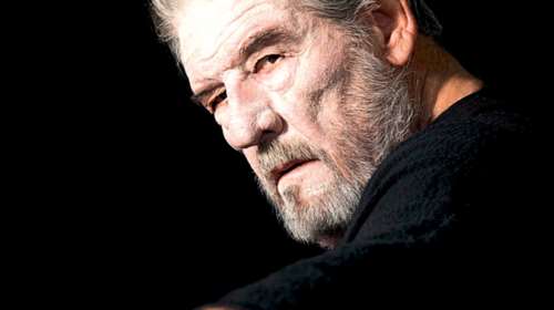 Γιάννης Βόγλης: Ο σκληρός του σινεμά που γέλασε μόνο στο «Στάσου, μύγδαλα»