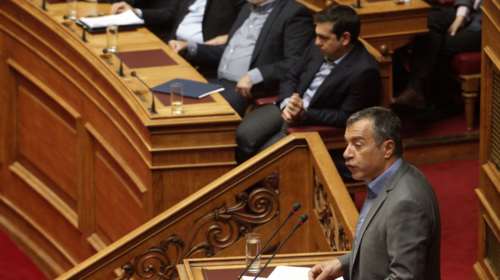 Θεοδωράκης σε Τσίπρα: Θα απαντήσετε για τα σκάνδαλα των hotspots;