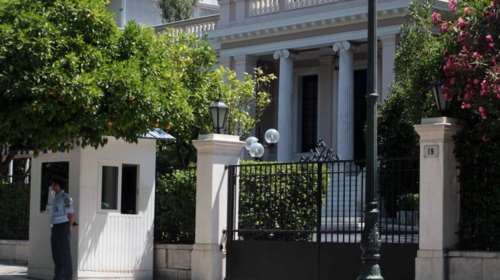 Μαξίμου: Δεν πρόκειται να λάβουμε έκτακτα μέτρα