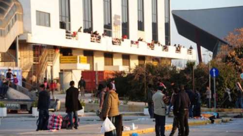 Μεταφέρουν πρόσφυγες από το Ελληνικό
