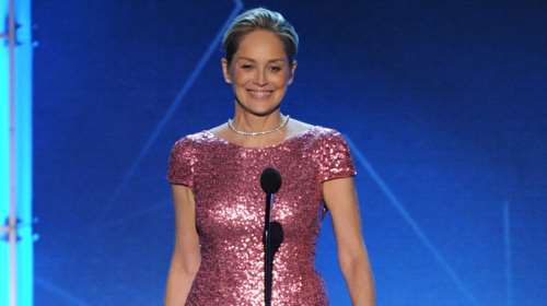 Η Σάρον Στόουν στα 58 της: Δεν θα έβγαινα με 60ρη, θα ήταν σαν παππούς μου