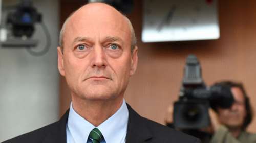 Η Μέρκελ αιφνιδιαστικά ξήλωσε τον αρχηγό των μυστικών υπηρεσιών