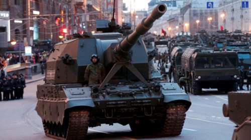 Τα τανκς βγήκαν στους δρόμους της Μόσχας