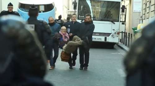 Επεισοδιακή απομάκρυνση μεταναστών από σχολείο του Παρισιού