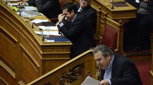 Γιατί έβαλε τα γέλια ο Τσίπρας όταν μιλούσε ο Καμμένος