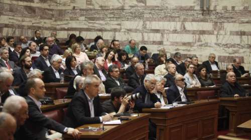 37 βουλευτές ΣΥΡΙΖΑ... «τα χώνουν» στην ΕΛΑΣ