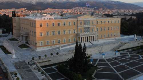 Διεθνή Μέσα:Η Ελλάδα γλίτωσε την καταιγίδα όχι και τον κίνδυνο