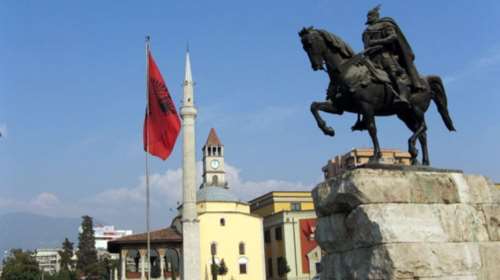 Σάλος στην Αλβανία με τη μη σύλληψη αρχηγού καρτέλ ναρκωτικών