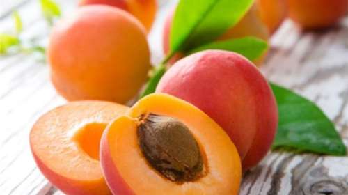 Tα άγνωστα οφέλη του βερίκοκου για την επιδερμίδα μας